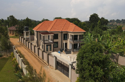 Beautiful stored Residential House/ villas for sale in kasangati-Kiiti