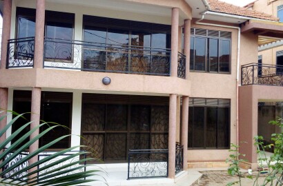 FIVE BED ROOM STAND ALONE FLAT AT 1.8M AVAILABLE FOR RENT IN NAMUGONGO