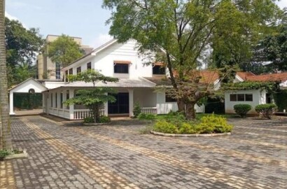 5 Bedroom House 36 Decimals Near Village Mall Bugolobi 750,000 USD